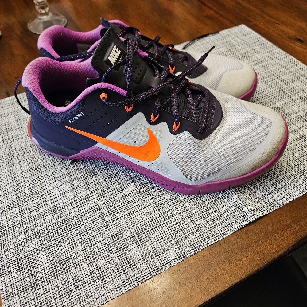 Nike Women's Metcon Multicolor Lifting Shoes